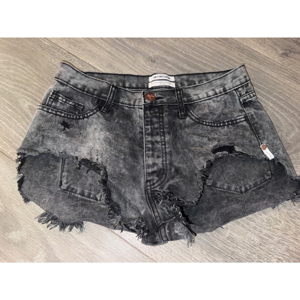 One x OneTeaspoon Women Black Acid Wash Distressed Denim Shorts Size 26